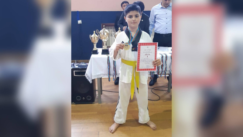 3 nömrəli məktəbin şagirdi taekvondo yarışının qalibi olub