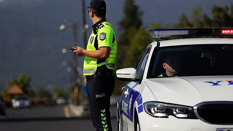 Polisin işinə müdaxilə edən şəxs cərimələnib