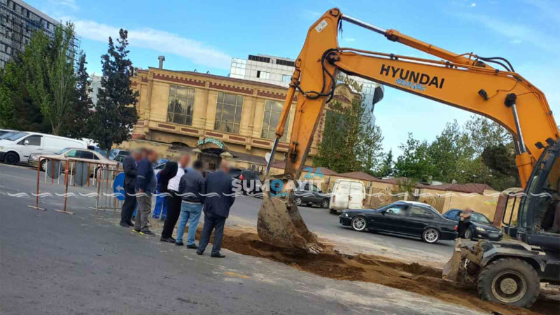 Koroğlu küçəsində kanalizasiya borusu təmir edilib