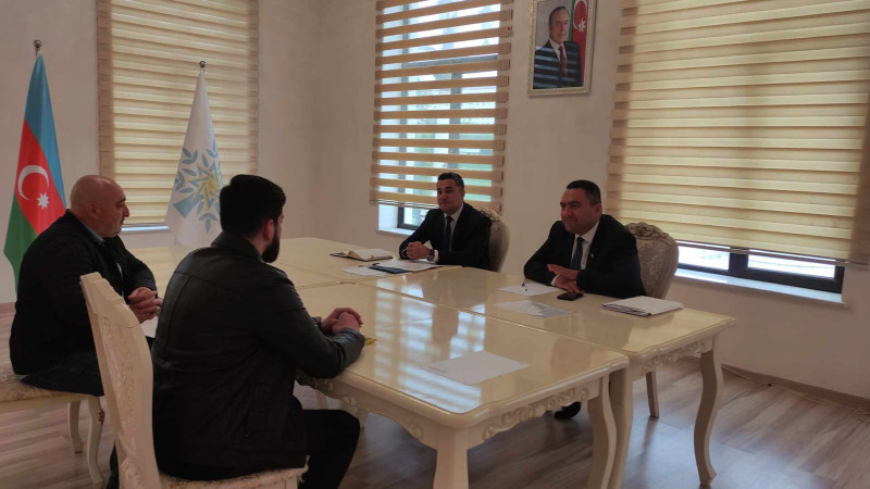 Deputat Müşfiq Məmmədli seçicilərin müraciətlərinə baxıb