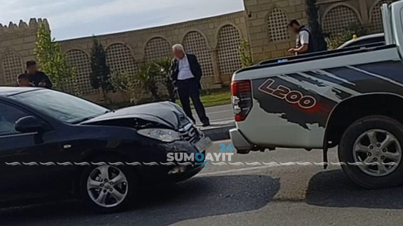 “Bağça şəhər”in yanında 2 avtomobil toqquşub