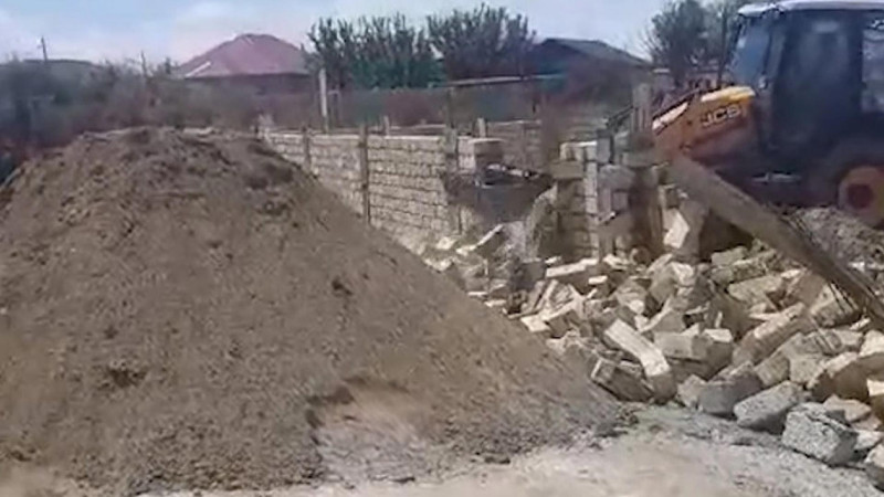 İcazəsiz inşa olunan tikili sökülüb