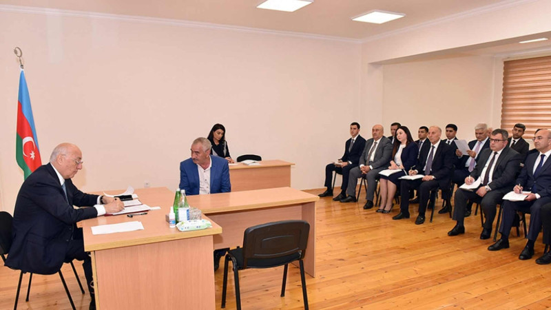 İnşaatçılar qəsəbəsi: Zakir Fərəcov sakinləri dinləyib
