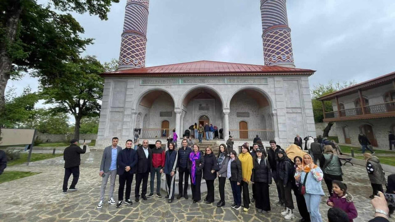 SDU-nun dosenti forumda çıxış edib