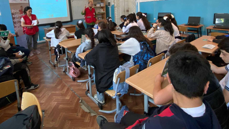 QAC bölməsi məktəbdə maarifləndirmə aparıb