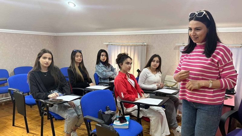 Gənclərimiz karyera təlimlərində iştirak edirlər
