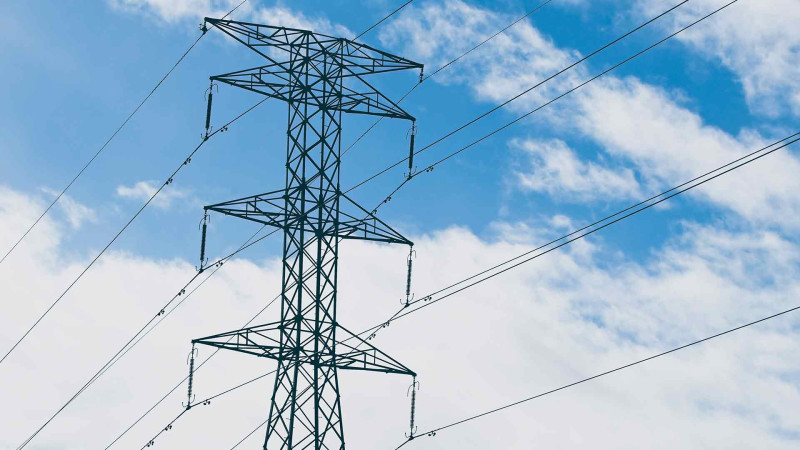 Elektrikin təminatına məhdudiyyətlər tətbiq edilməyən istehlakçıların siyahısı müəyyənləşib