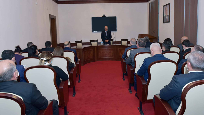 İcra qurumları qanunsuz küçə ticarətini müzakirə edib