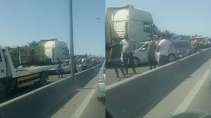 Bakı–Sumqayıt yolunda yük maşını qəzaya düşüb