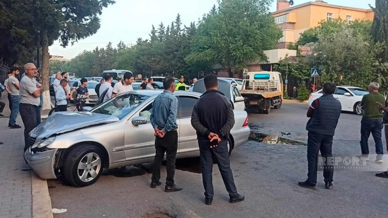 Sumqayıtda üç maşın toqquşub, qadınlar yaralanıb