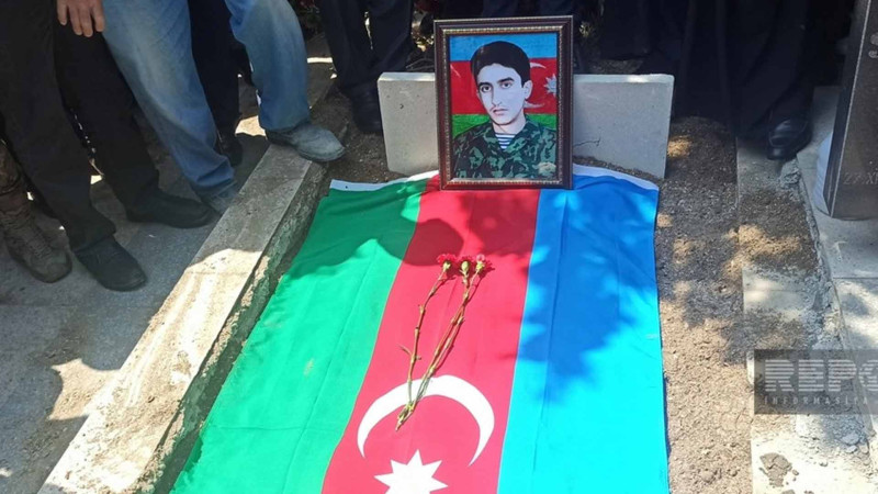 Sumqayıtda Birinci Qarabağ müharibəsi şəhidi Cavid Ələkbərov torpağa tapşırılıb