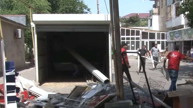 Ətrafı zəbt edən “Pioner”in sahibinə tapşırıq verilib