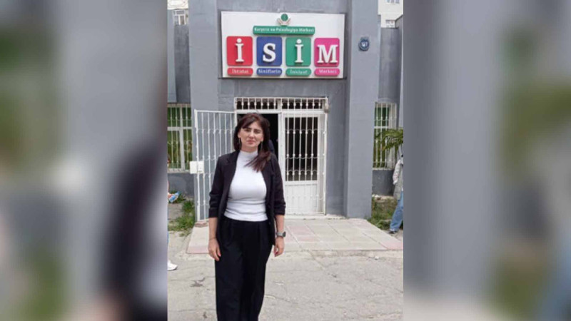 42 nömrəli məktəbin müəllimi İlin müəllimi adını qazanıb