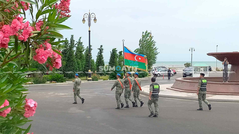 Sumqayıtda təntənəli parad keçirilib