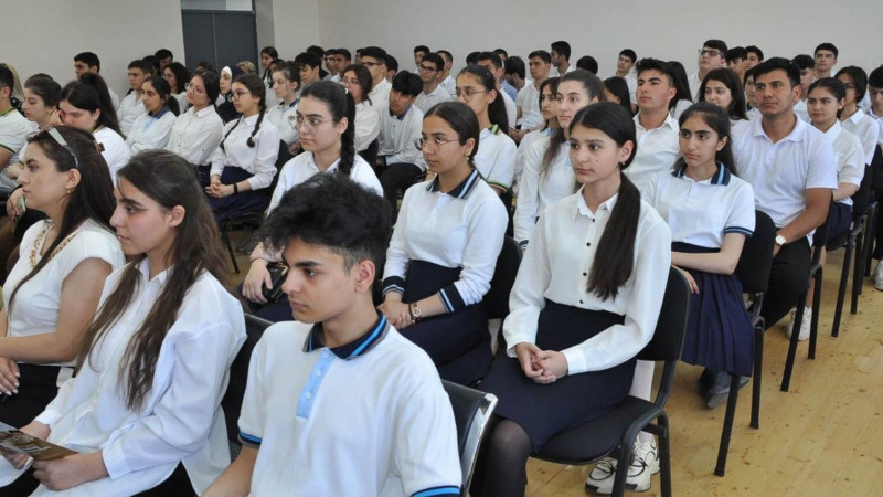 Sumqayıtda şagirdlərə Qarabağ Universitetindən danışılıb