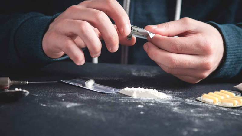 Keçmiş məhkumlardan narkotik götürülüb