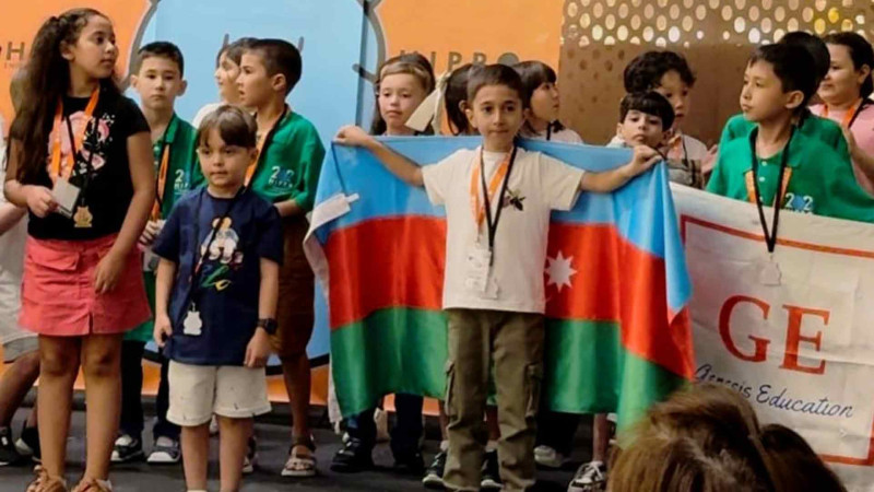 36 nömrəli məktəbin şagirdi dil olimpiadasında medal qazanıb