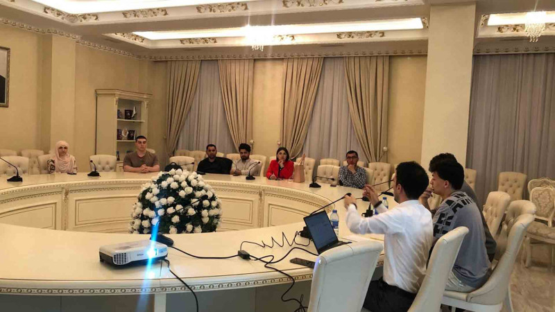 Gənclərə ''IT Foundations'', ''Data analitikası'' və ''Qrafik dizayn'' dərsləri keçirilir