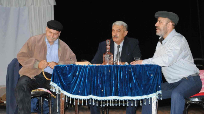 Sumqayıt teatrında Xeyir xəbər tamaşasına baxılıb
