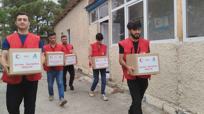 “Azərsun Holdinq” ahıllara bayram sovqatları çatdırıb