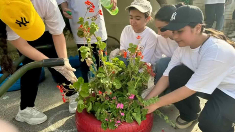 İki məktəbin şagirdləri birgə iməcilik aparıblar