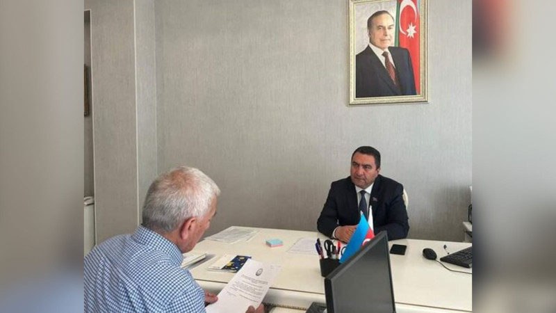 Deputat Müşfiq Məmmədli vətəndaşları dinləyib