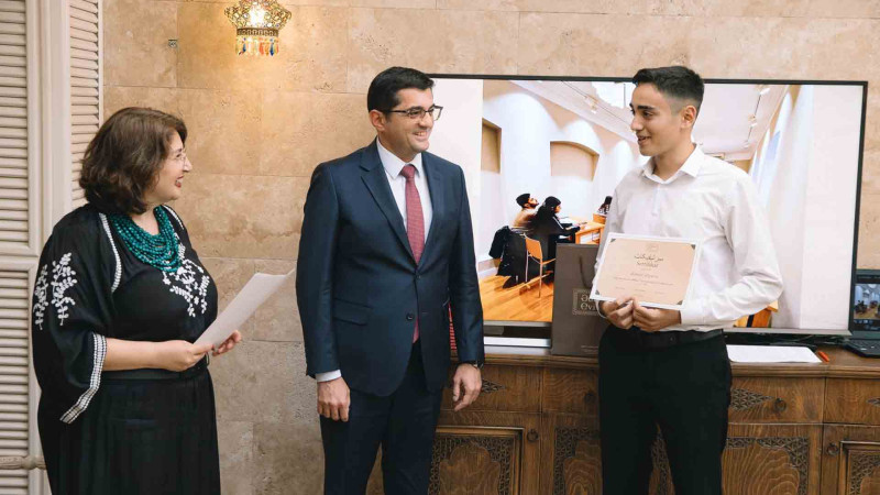 SDU-nun tələbəsi “Əski Azərbaycan Əlifbası” kursunu bitirib