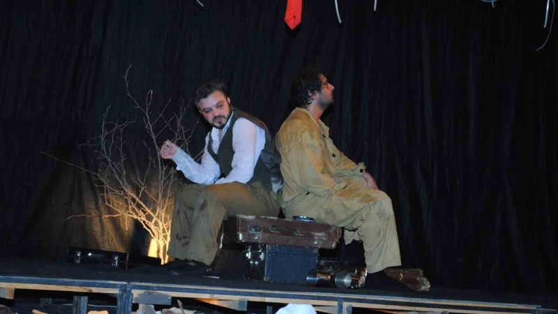 Sumqayıt teatrında - 1 tamaşası nümayiş olunub
