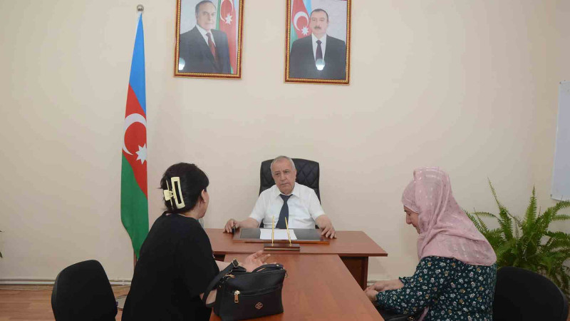 Qubadlının icra başçısı keçmiş məcburi köçkünləri qəbul edib