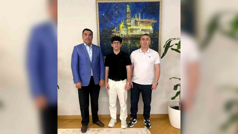 BANM-in rektoru ən yüksək bal toplayan Rüfəti qəbul edib