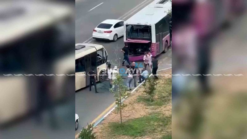 Sumqayıtda 2 avtobus toqquşub: sürücü yaralanıb
