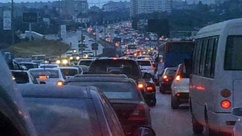 Tıxacdan qurtulmaq üçün metro tikilə bilər