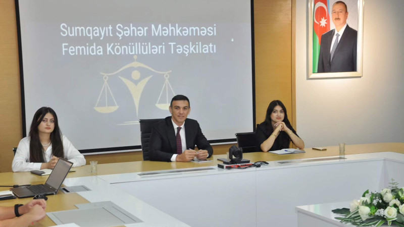 Sumqayıtda hakim könüllüləri təlimatlandırıb
