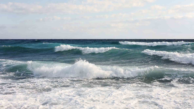Sabah çimərliklərdə hava küləkli olacaq