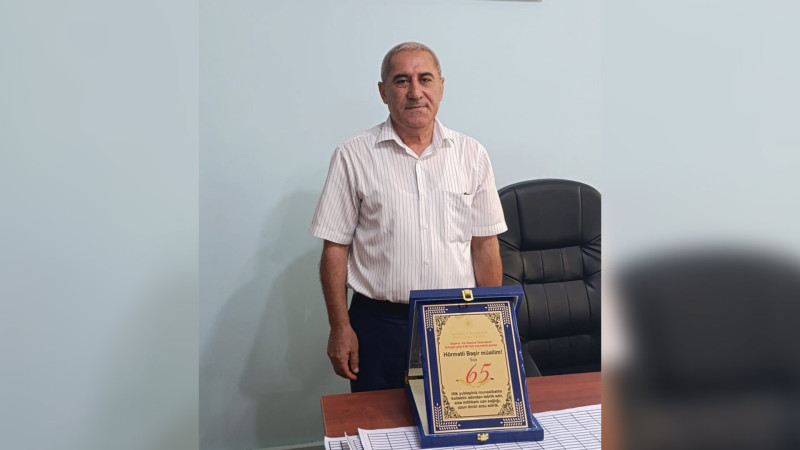 Bu gün 5 nömrəli məktəbin direktorunun yubileyidir