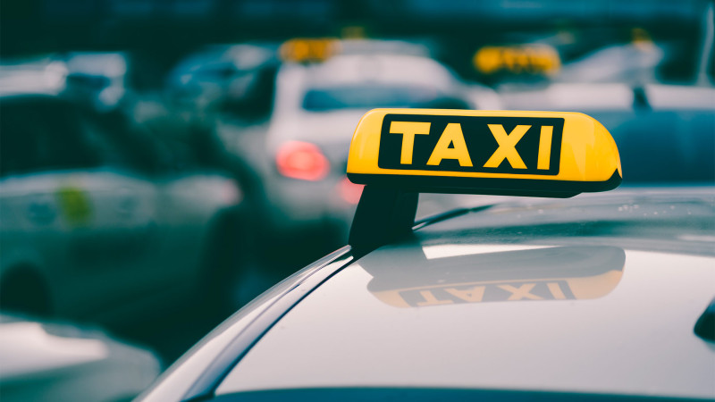 Taksiçilərin nəzərinə: şəhadətnamə imtahanı olacaq