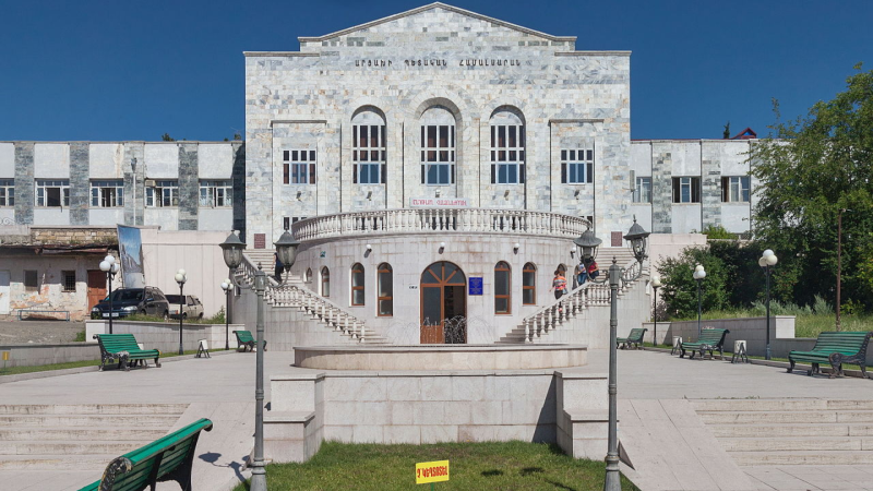 Prezident İlham Əliyev Qarabağ Universitetinin təmirdən sonra açılışında iştirak edib