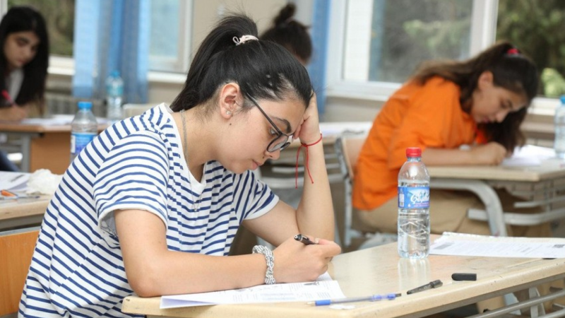 Kolleclərin boş qalan yerlərinə qəbul başlayıb