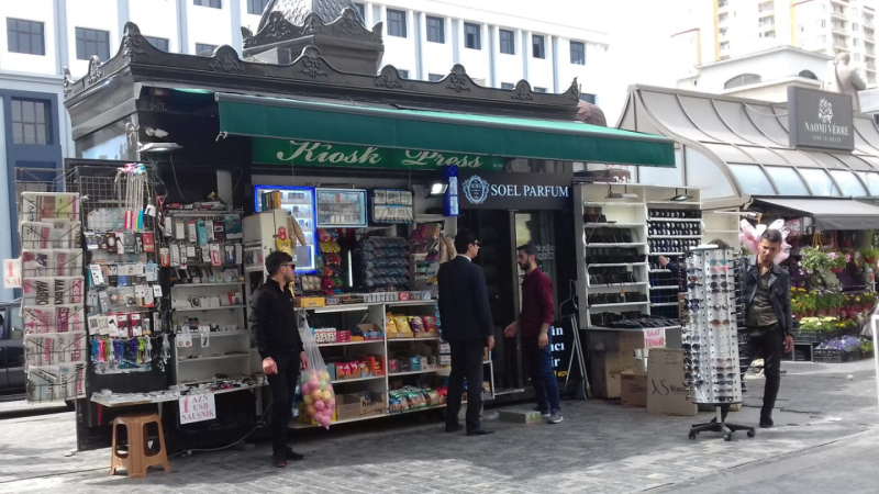 Sumqayıtda köşk yarılıb