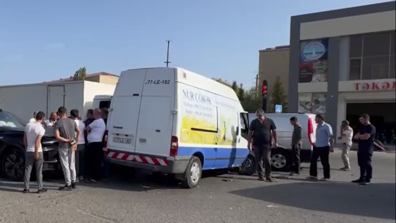 Çörəkdaşıyan Sumqayıtda zəncirvari qəzaya səbəb oldu