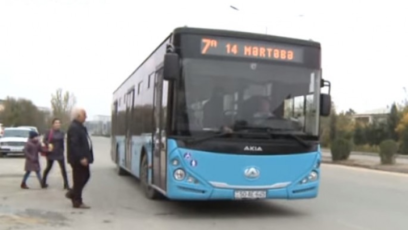 Sumqayıt köhnə avtobuslarla vidalaşır