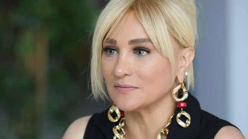 Sumqayıtlı aparıcı gileyləndi: “Ömrüm tıxacda keçir