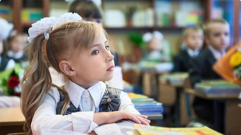 Təhsildə rus bölməsi dəbi - RƏY