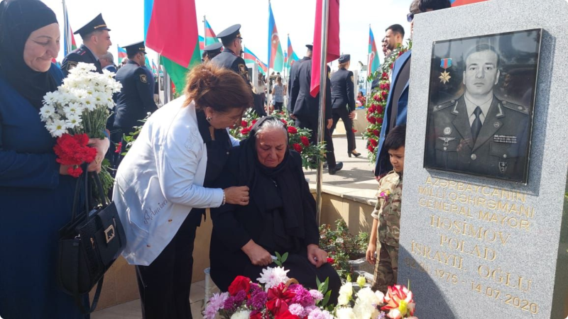 Polad Həşimovun anasından ürəkdağlayan görüntülər