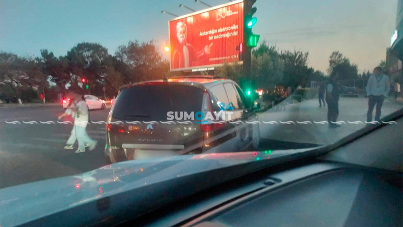 Taksi sürücüləri hərəkətə mane olurlar - PROBLEM