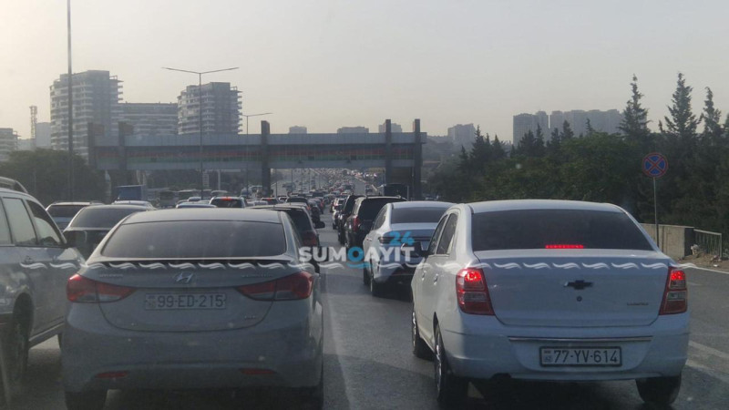 Bakı-Sumqayıt yolunda dəhşətli tıxac yaranıb