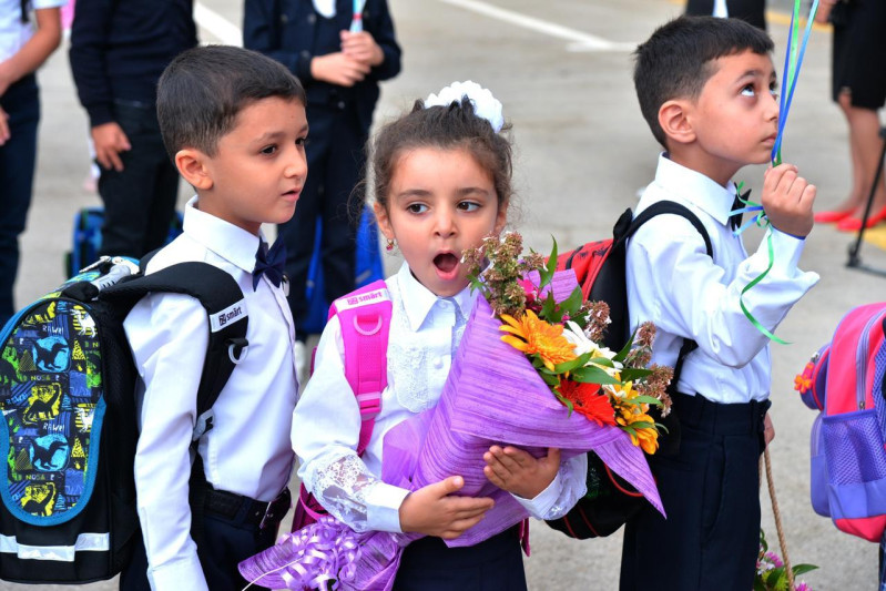 Bu gün məktəblərdə ilk dərs günüdür