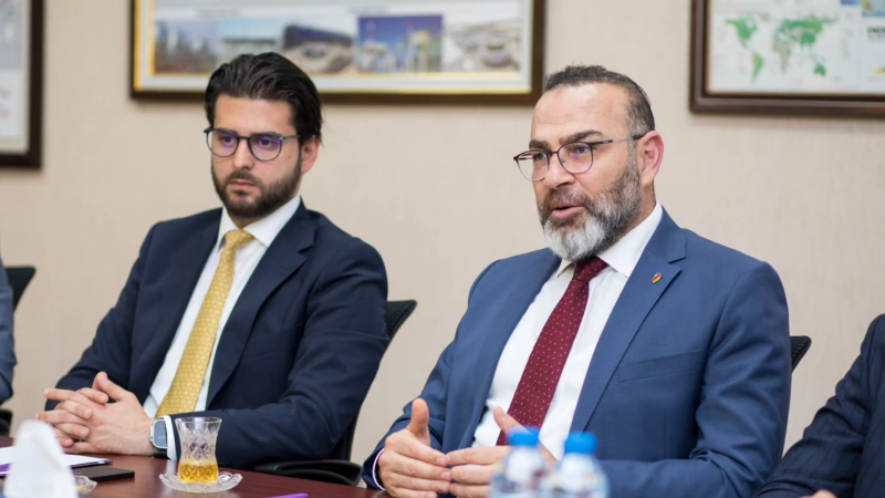 Samir Abasov klubun rəsmiləri ilə bağlı qapı arxasında…