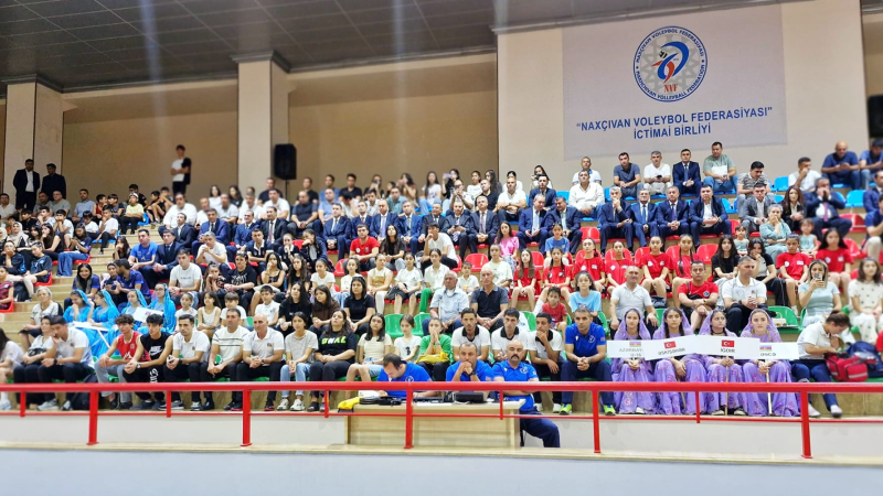 Yeniyetmə voleybolçularımız Muxtariyyət kubokunda mübarizəyə başlayırlar