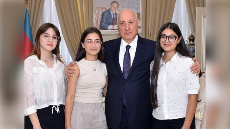 Tələbə adını qazanan şəhid övladlarına hədiyyələr verildi